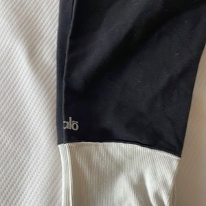 ALO Yoga Goddess Leggings, size M